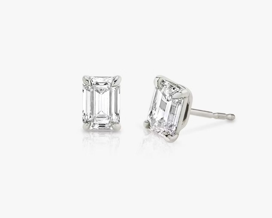 Stud Earring Emerald Diamond