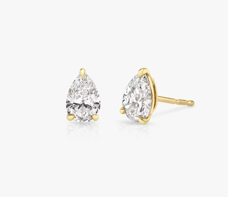 Stud earring pear Diamond