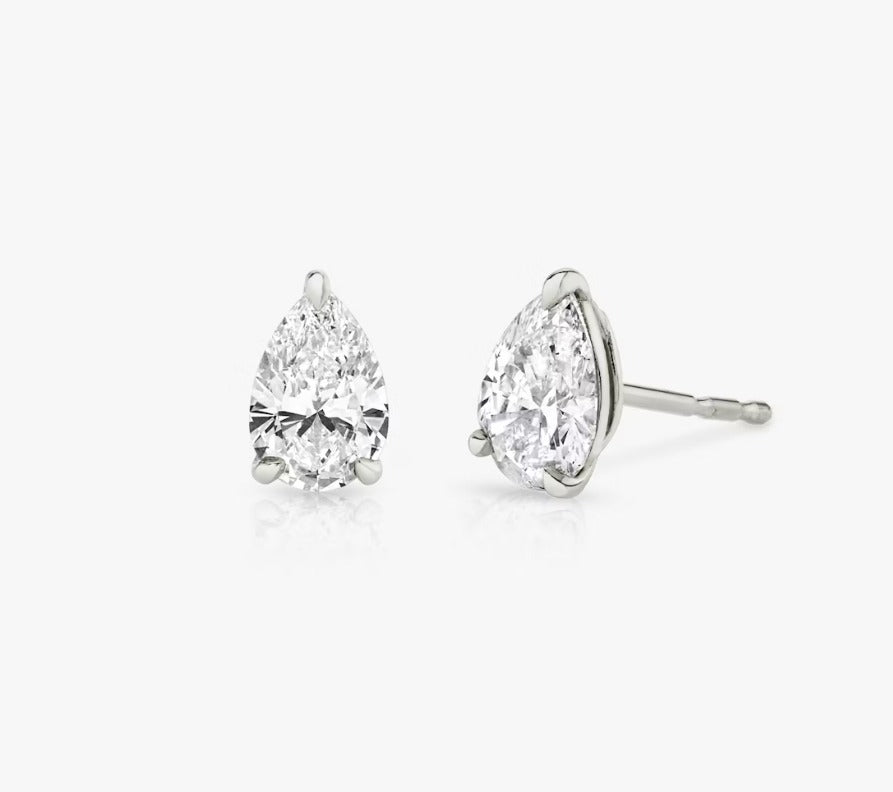 Stud earring pear Diamond